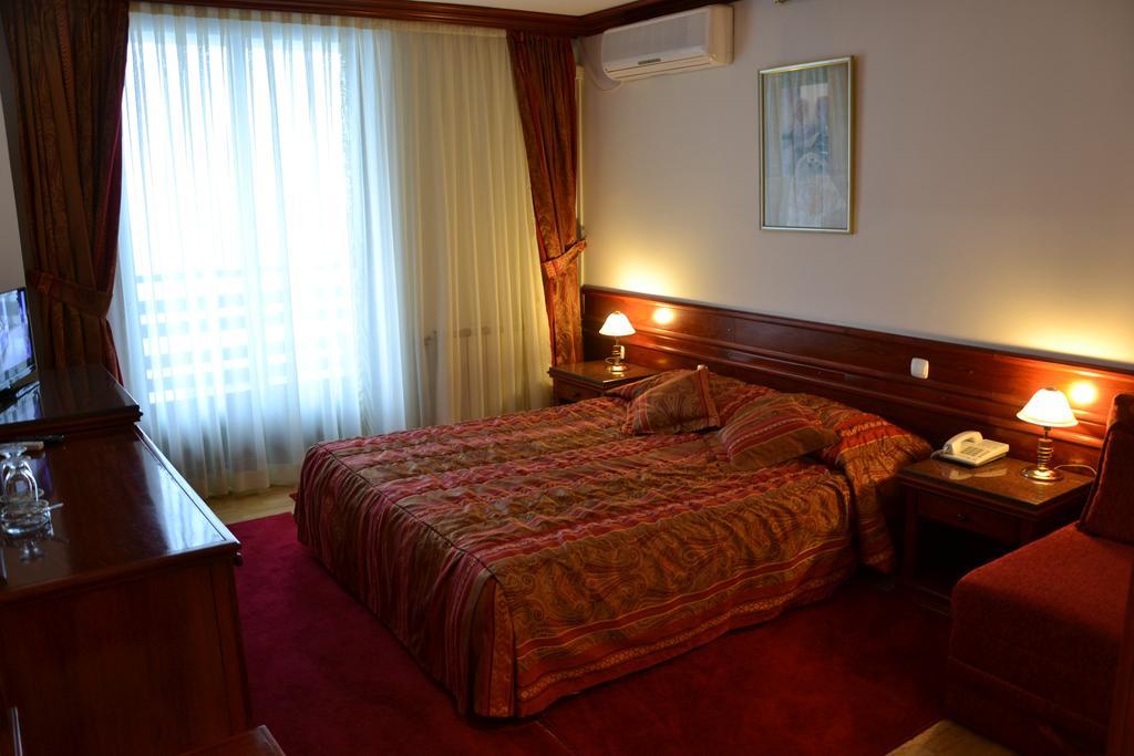 Hotel Dva Bisera Lagadin Exteriér fotografie