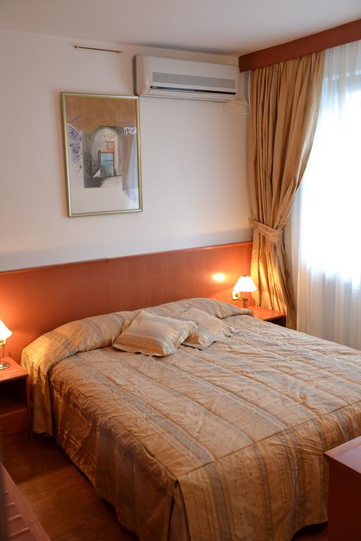 Hotel Dva Bisera Lagadin Exteriér fotografie