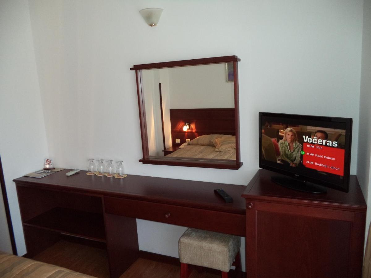 Hotel Dva Bisera Lagadin Pokoj fotografie