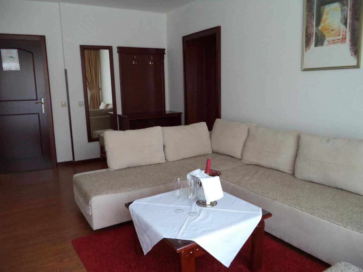 Hotel Dva Bisera Lagadin Pokoj fotografie