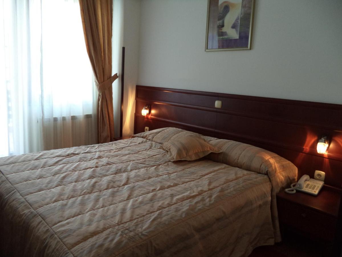 Hotel Dva Bisera Lagadin Pokoj fotografie