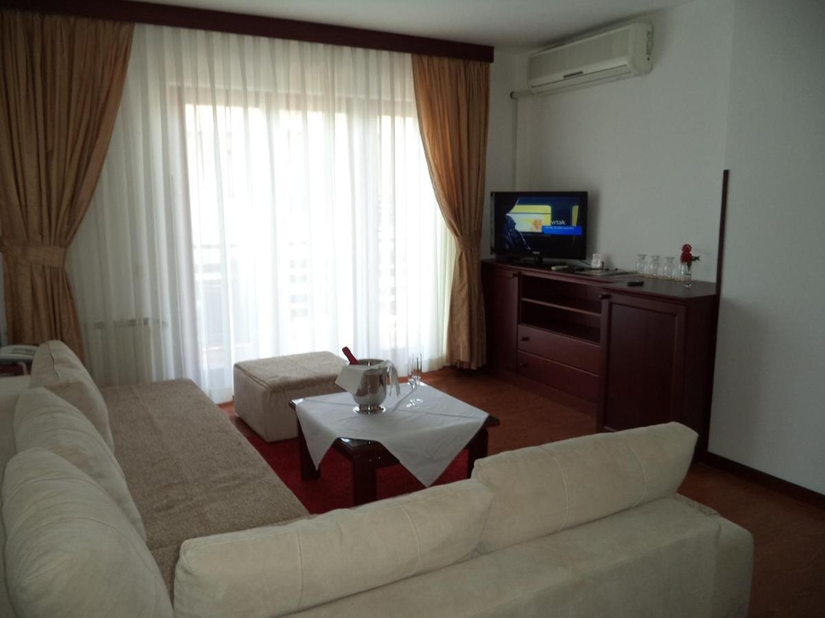 Hotel Dva Bisera Lagadin Pokoj fotografie